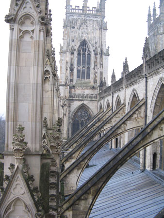 KW_2207-buttresses